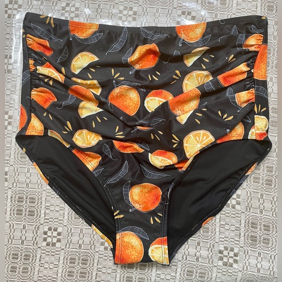 MONOKINI swimsuit with adjustable shoulder straps - Picture 4 of 4